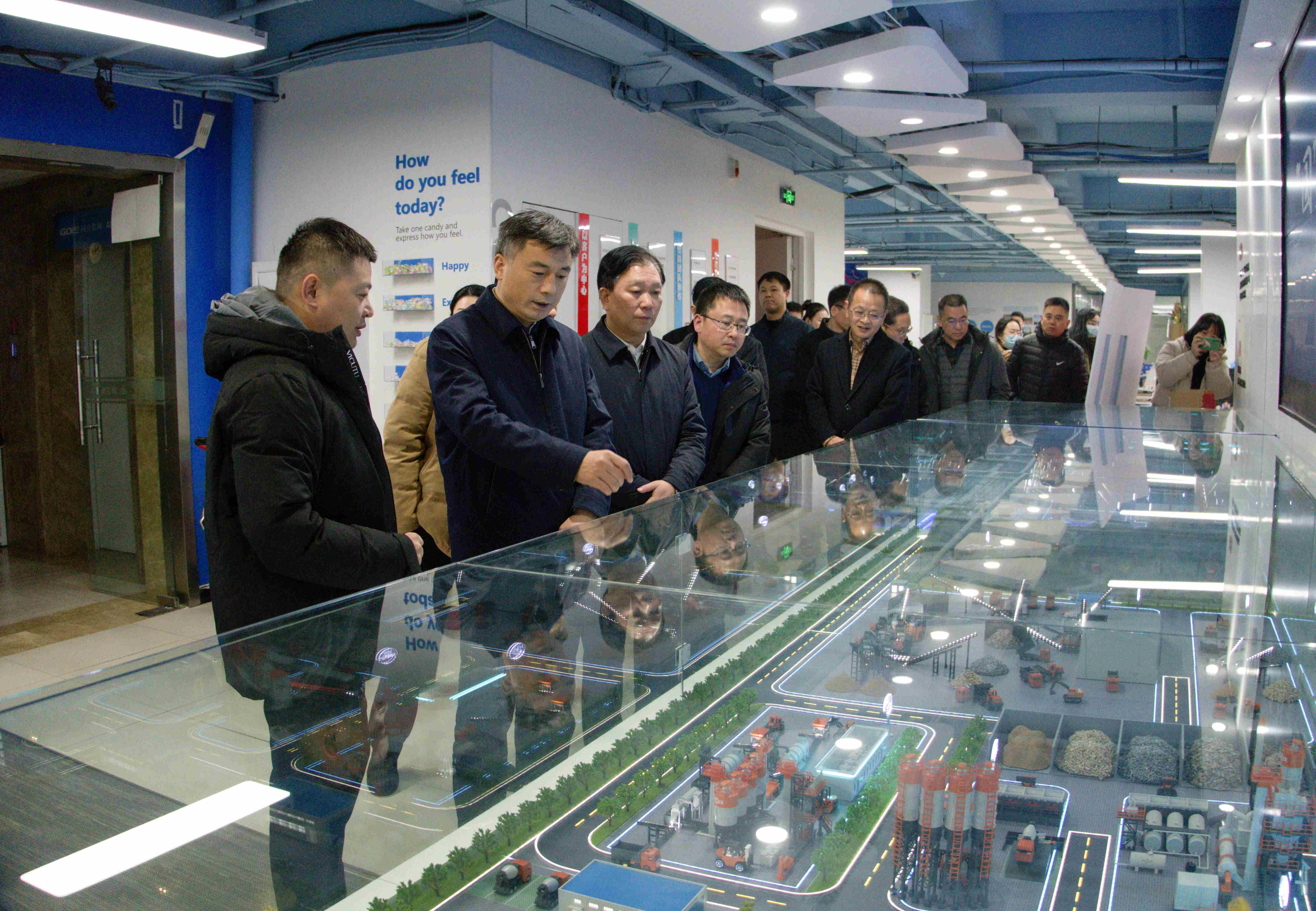 河南省商务厅跨境电商调研组一行莅临bevictor伟德官网考察调研